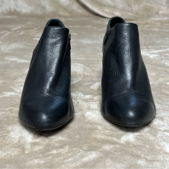 Antonio Melani Black Leather Heeled Booties Size 9 Noleta 3" Heel Ankle Boots - Picture 3 of 16
